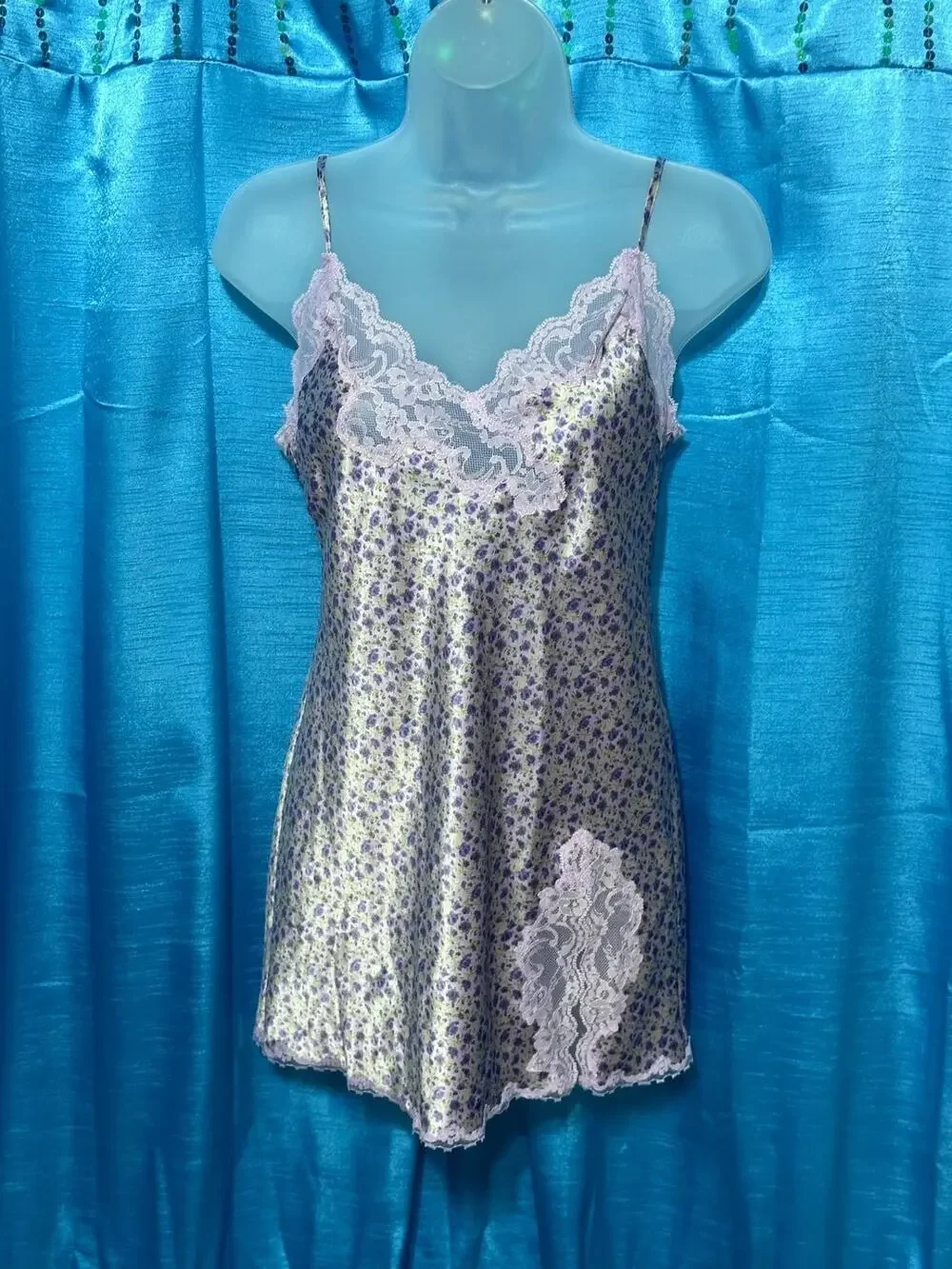 Victoria's Secret Nightgown S Purple Glossy Satin Finish Ditsy Floral Print